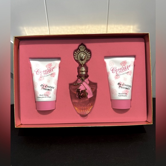 Other - Juicy Couture Spray Set